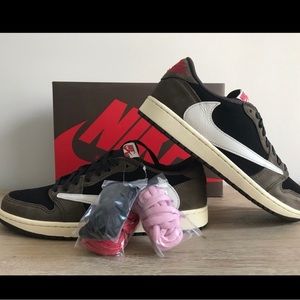 Travis Scott Jordan 1 Low